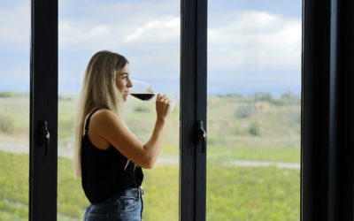 El Grillo y la Luna invita a descubrir todos sus vinos por copas este verano