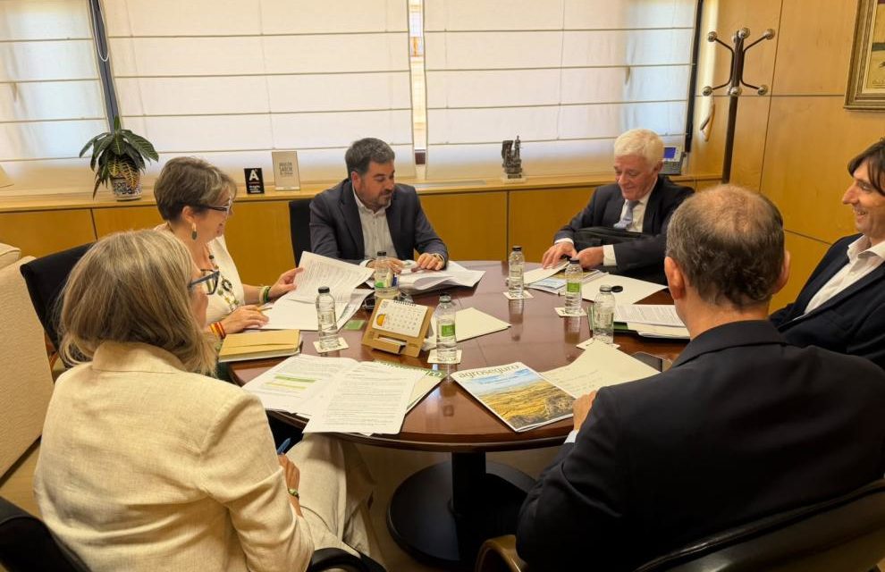 Agricultura refuerza la colaboración con Agroseguro para facilitar la contratación de seguros agrarios en Aragón